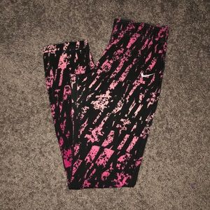 Super cute Nike leggings